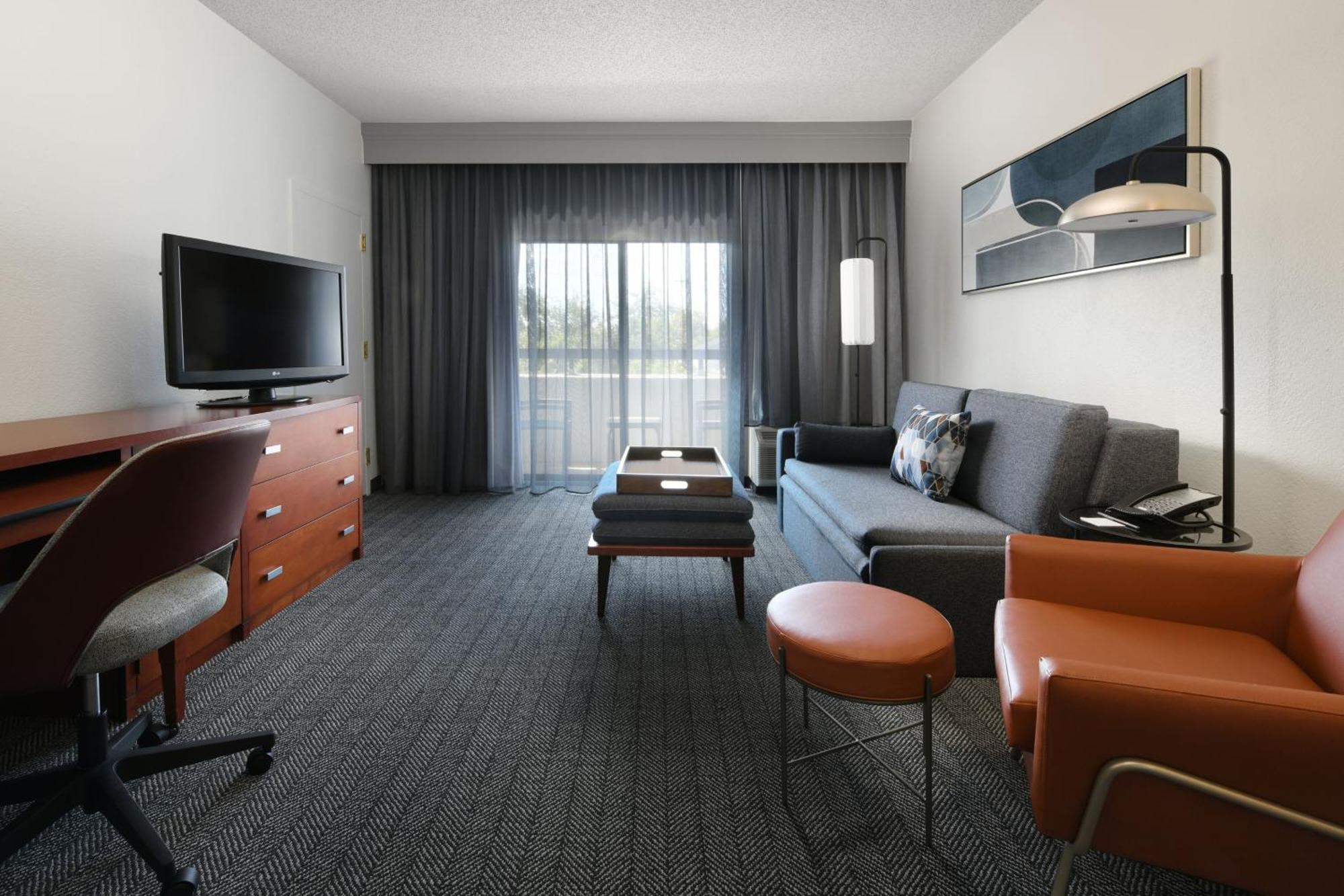 Courtyard Dallas Las Colinas Ірвінг Екстер'єр фото